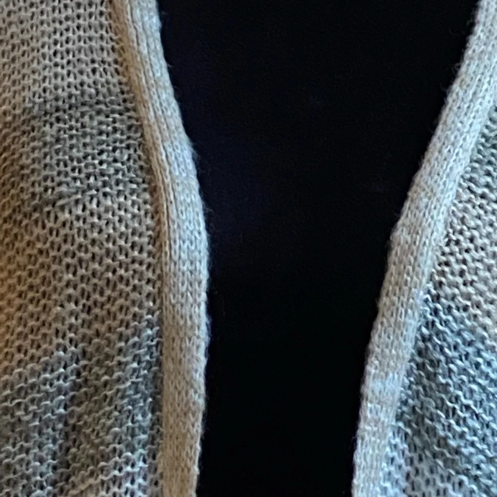 Cardigan - Picture 3 of 6